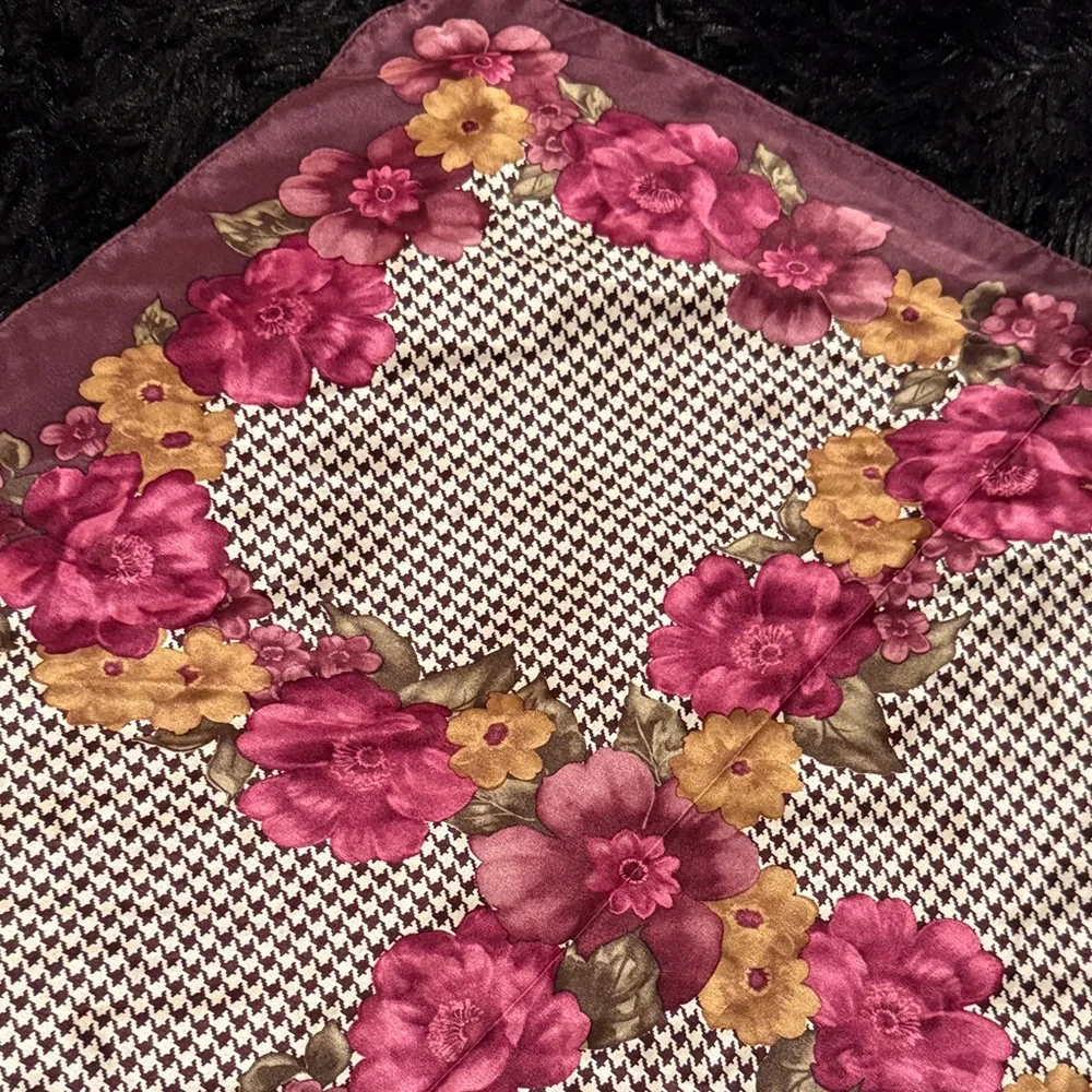 Oscar de la Renta Pink Floral Accessory